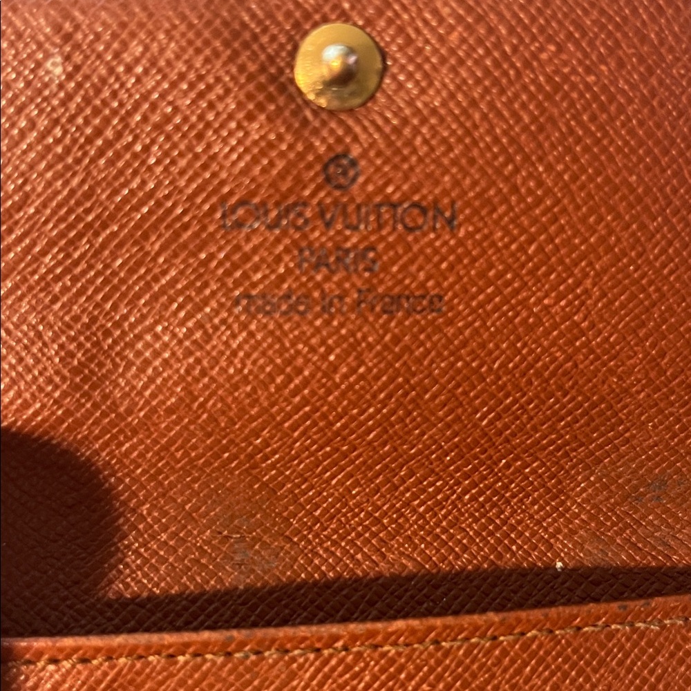 Louis Vuitton Monogram Key Holder - Picture 4 of 6